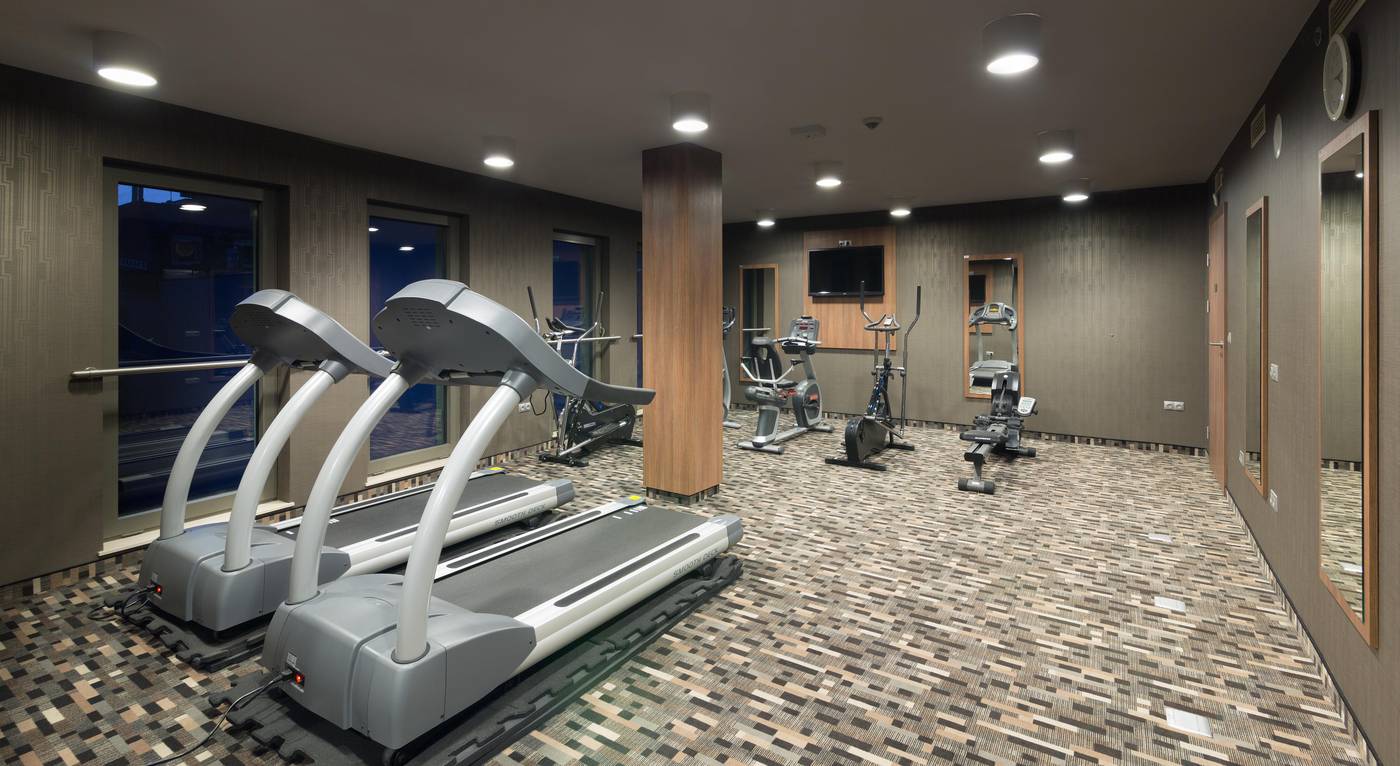 Holiday-Inn-Krakow-City-Centre-Sports-and-Entertainment-64