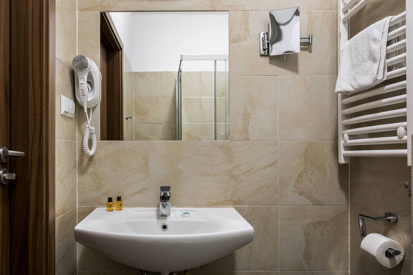 G12-Aparthotel-Room-8