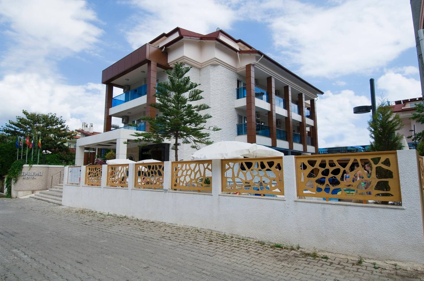 Supreme-Hotel-General-view-12