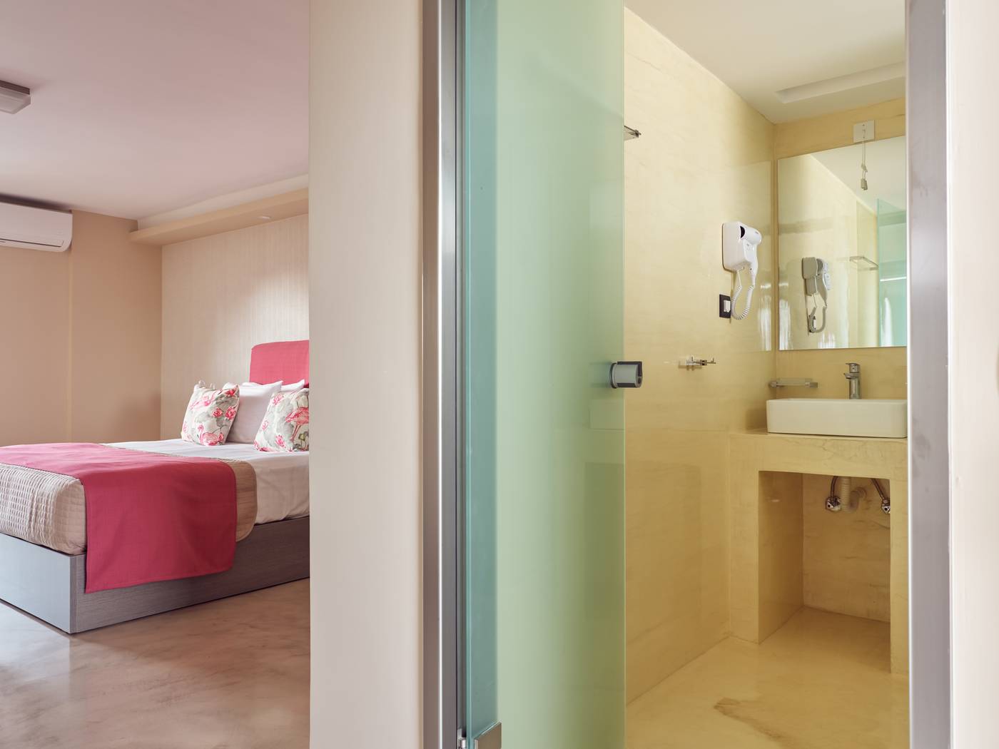 Koukounaria--Hotel---Suites-Room-25