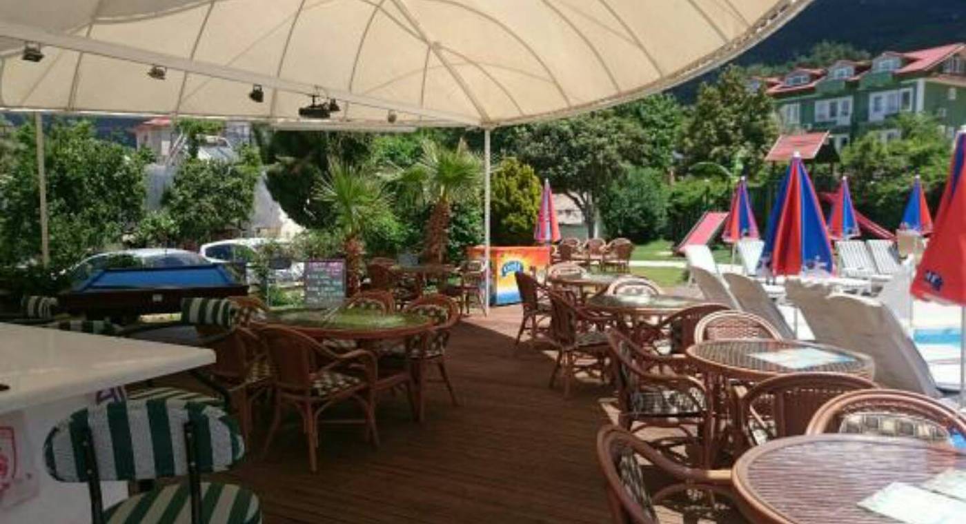 Ant-Apartments-Bar-16