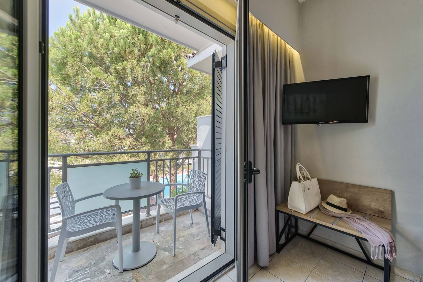 Contessa-Hotel-Room-38