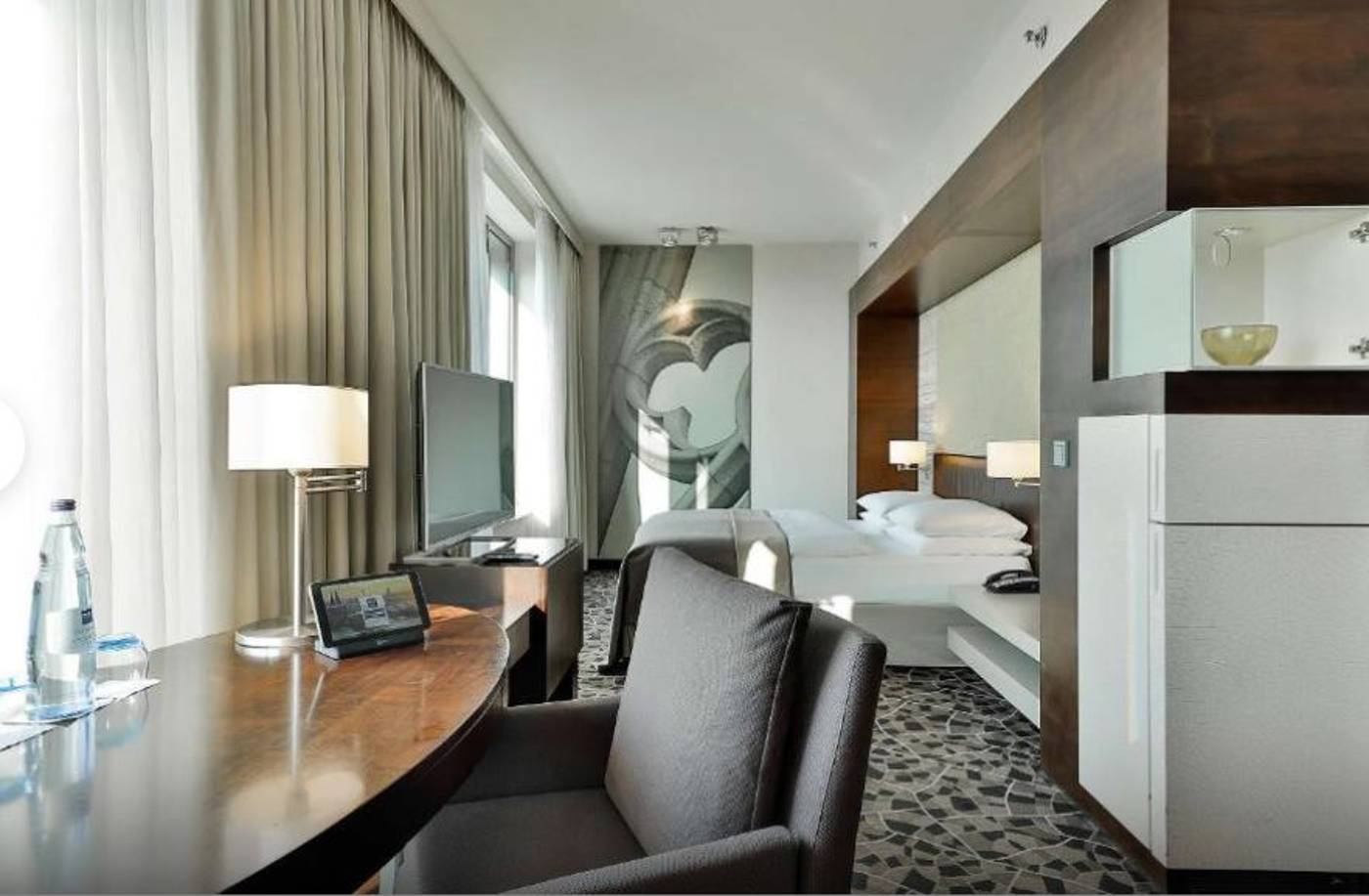 Dorint-Hotel-am-Heumarkt-Koln-Room-20