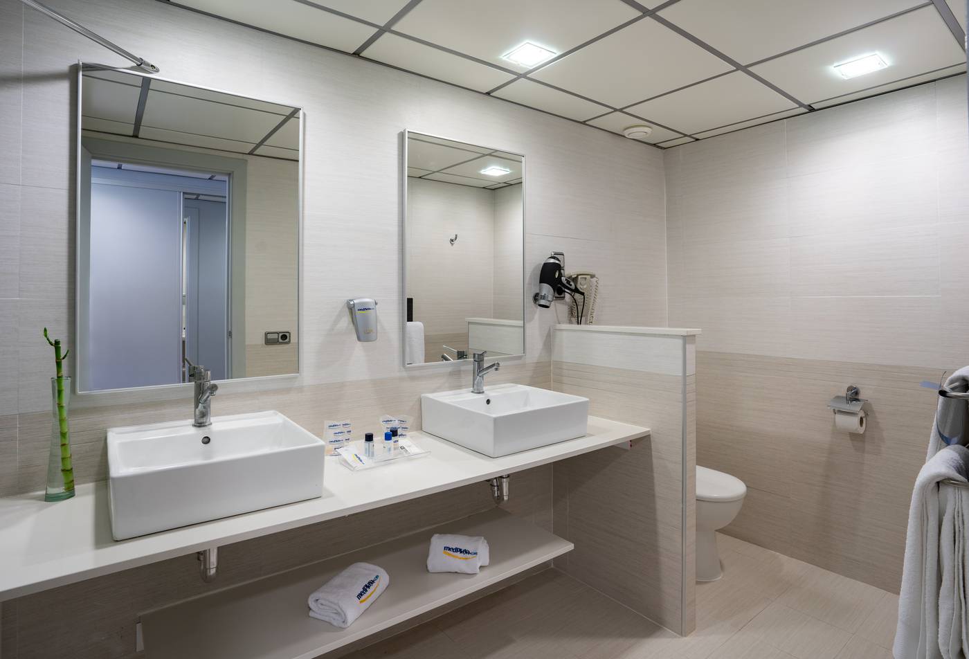 MedPlaya-Flamingo-Oasis-Room-22