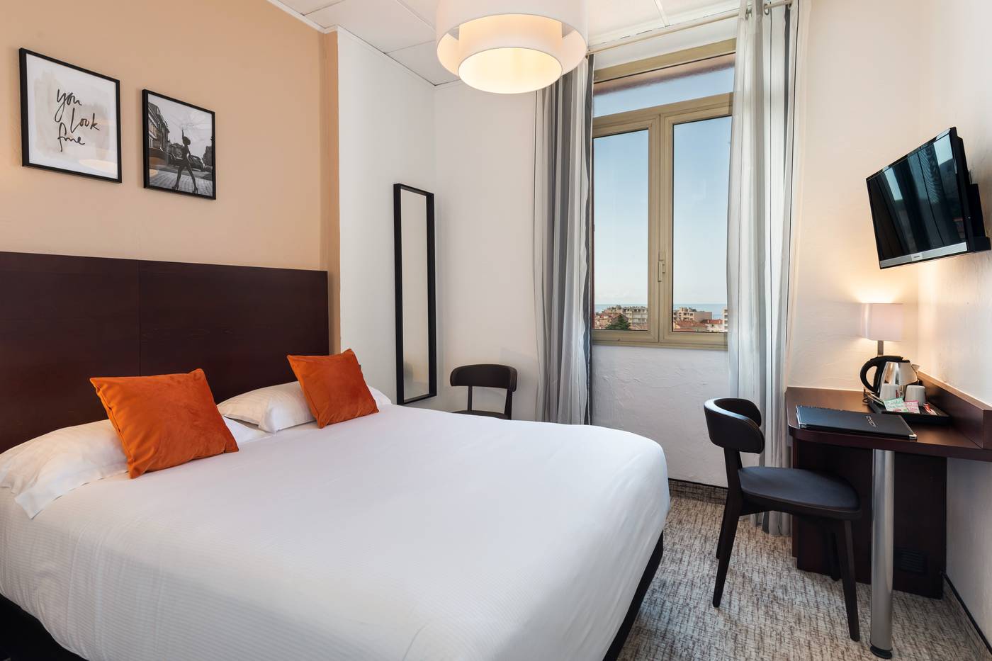 Hotel-Des-Orangers-Room-28