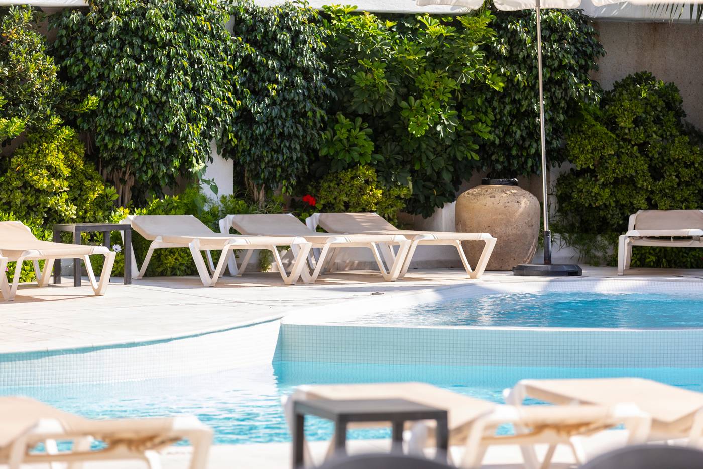 Miami-Park-Aparthotel-Pool-8