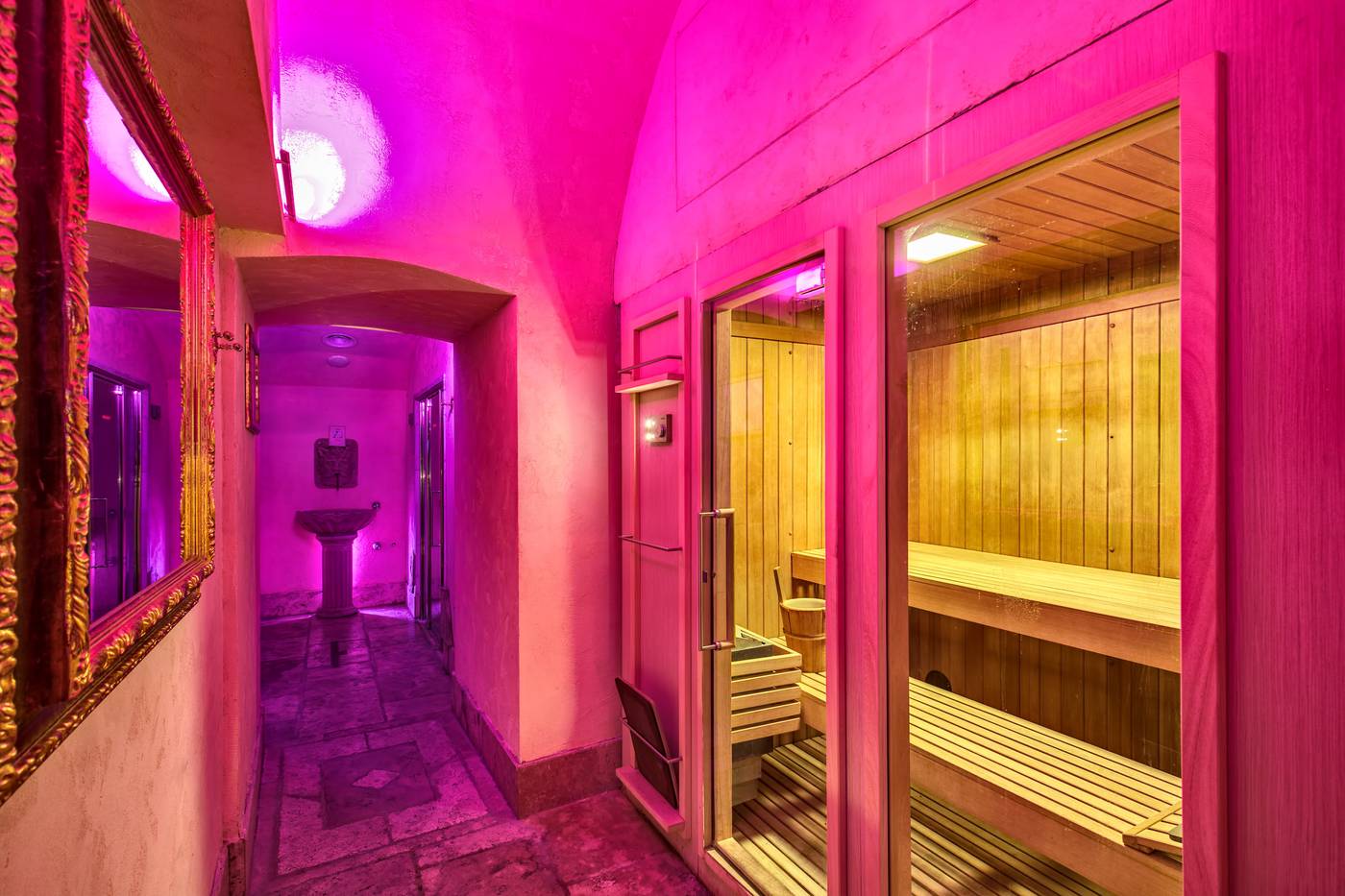 Romanico-Palace-Luxury-Hotel---Spa-Sports-and-Entertainment-46
