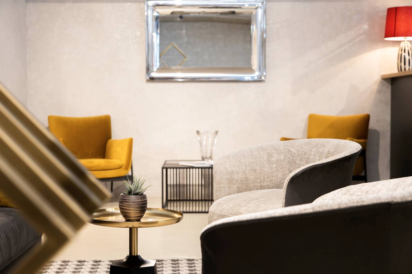 The-Amberlyn-Suite-Hotel-Lobby-21