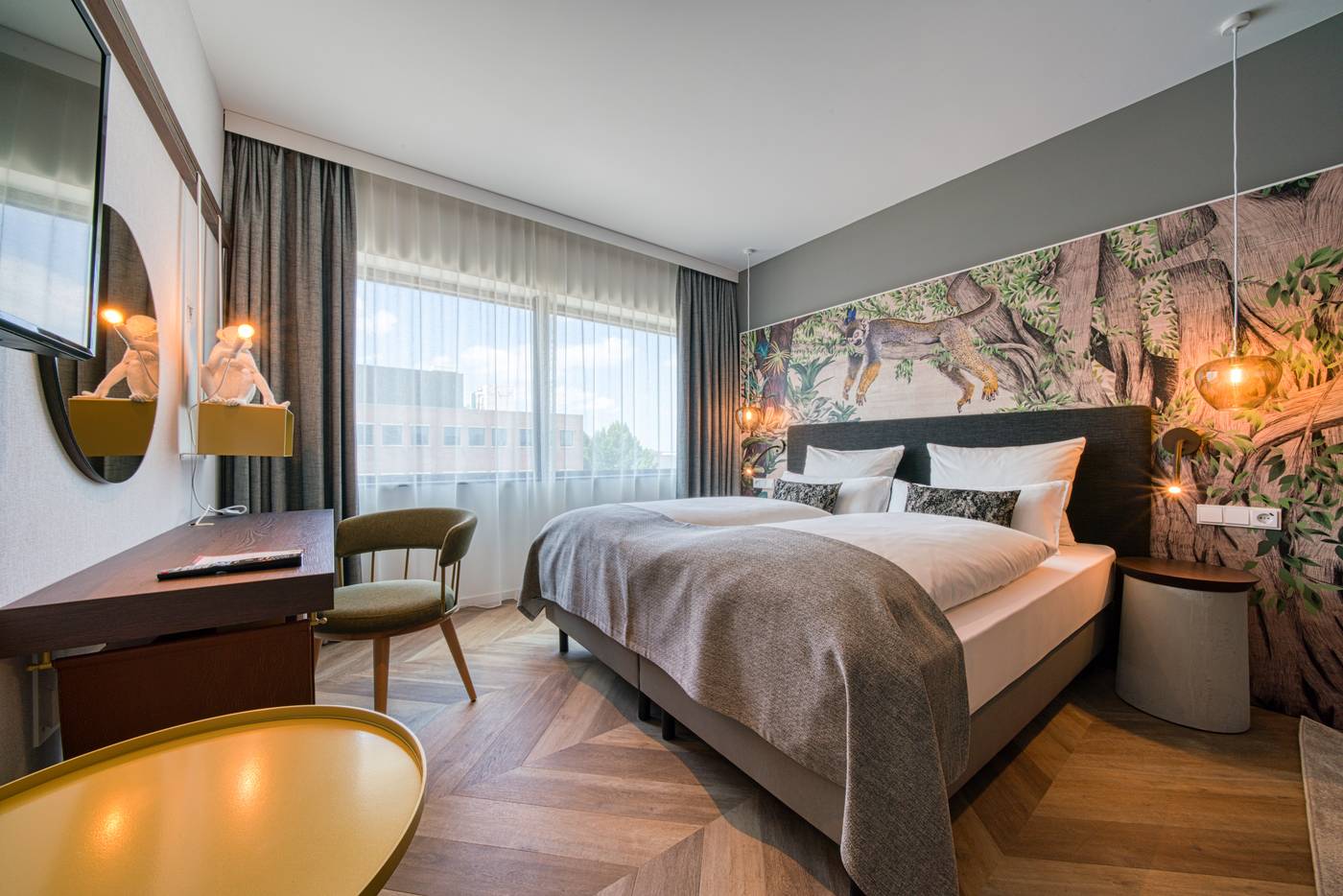 Ninetynine-Amsterdam-Airport--Trademark-Collection-Room-26