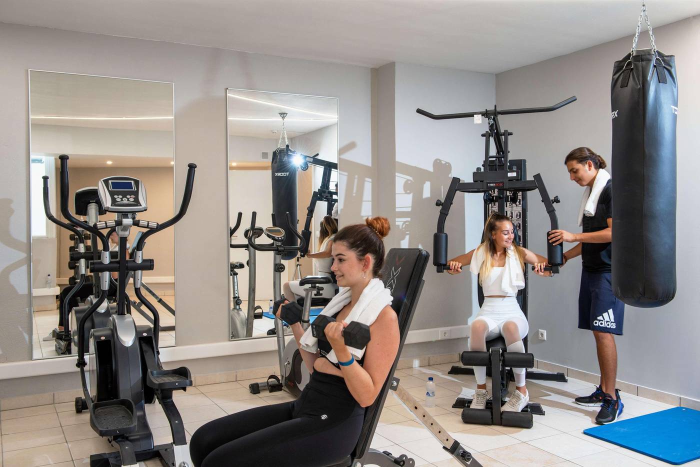 Dore-Hotel-Sports-and-Entertainment-81