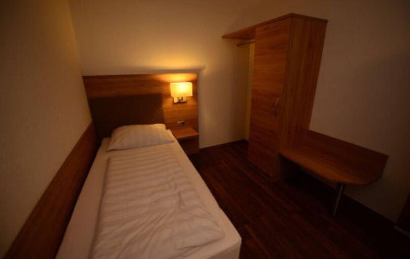 Hotel-Linde-Germany-STUTTGART -Room-10