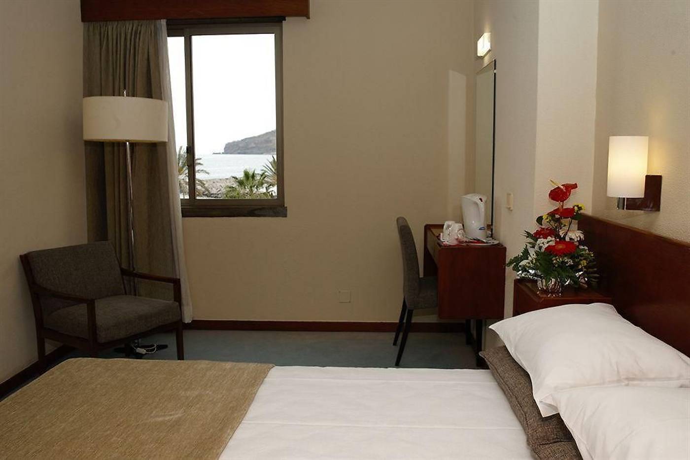 Flag-Hotel-Madeira---Ribeira-Brava-Room-11