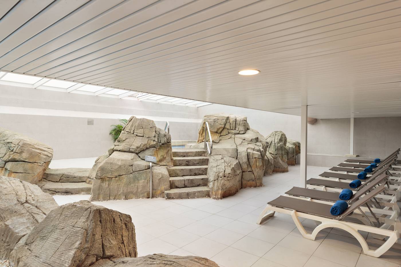 Best-Roquetas-Pool-57