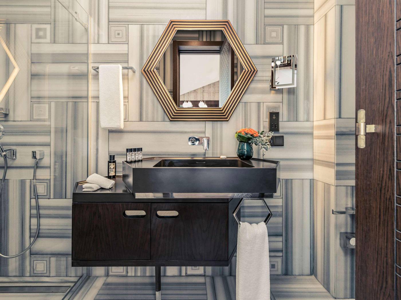 Sherwood-Exclusive-Lara-Room-40