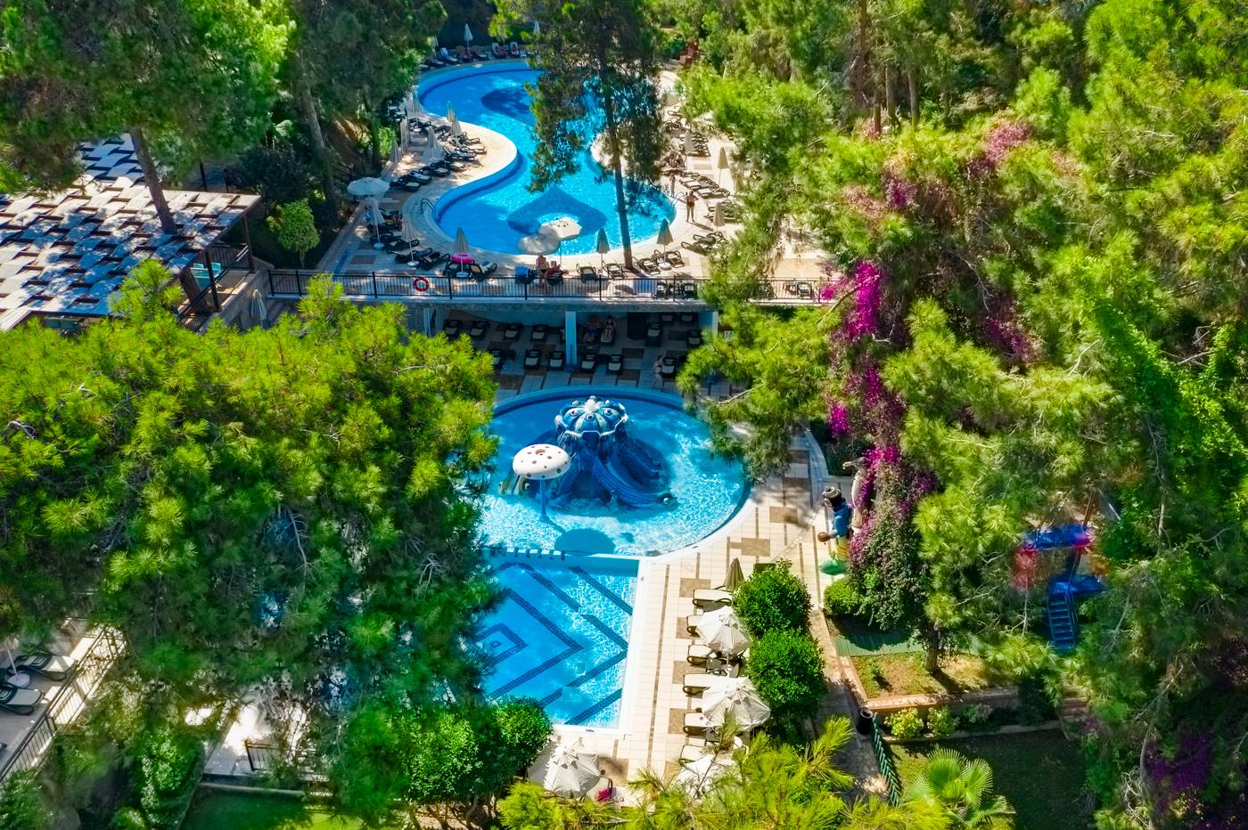 Utopia World Hotel