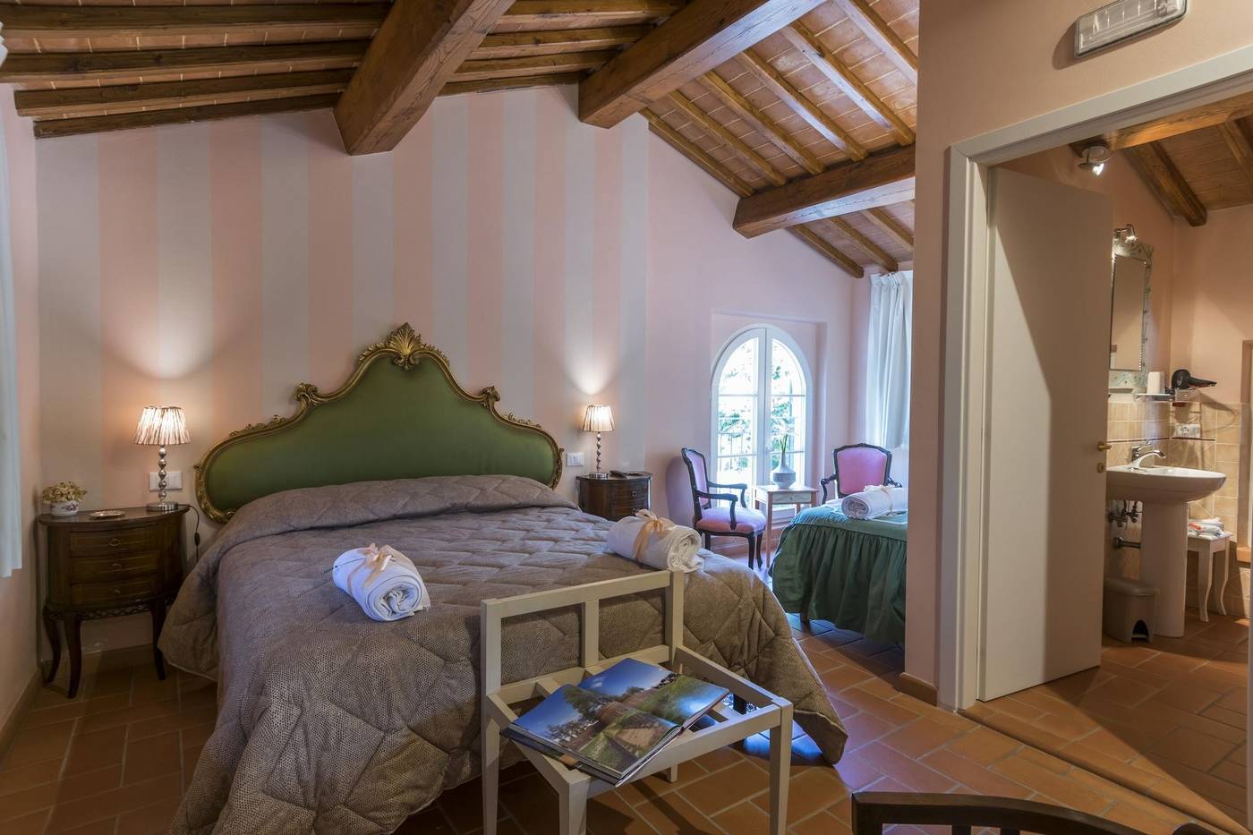 B-B-La-Chiusa-Delle-Monache-Room-6