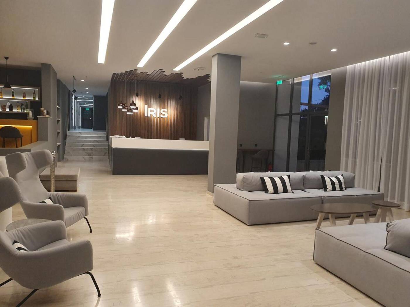 Iris-Lobby-33