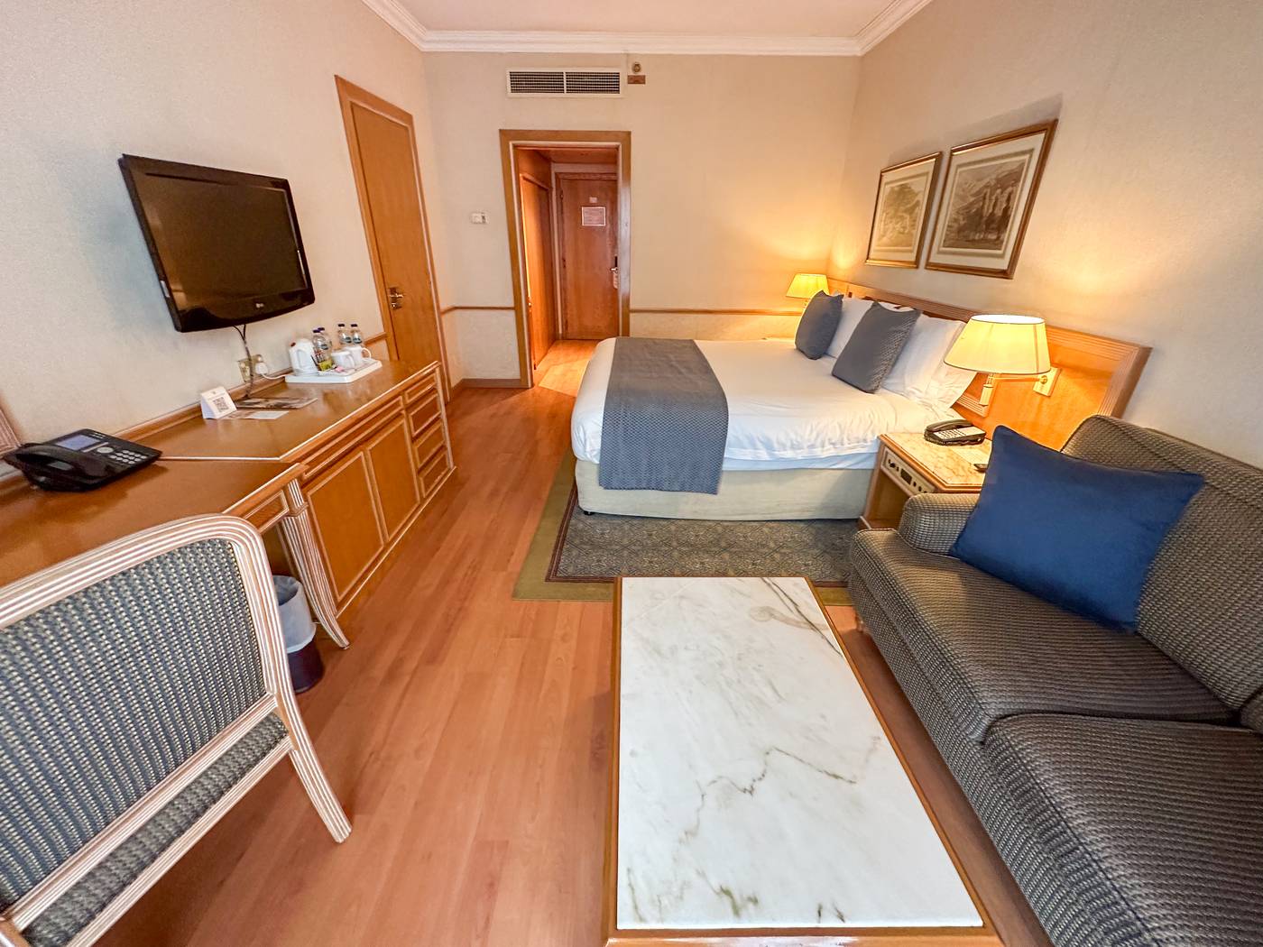 Millennium-Plaza-Downtown-Hotel-Room-23