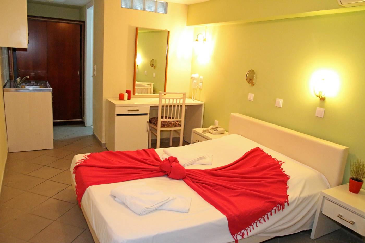 Mediterranean-Blue-Room-40