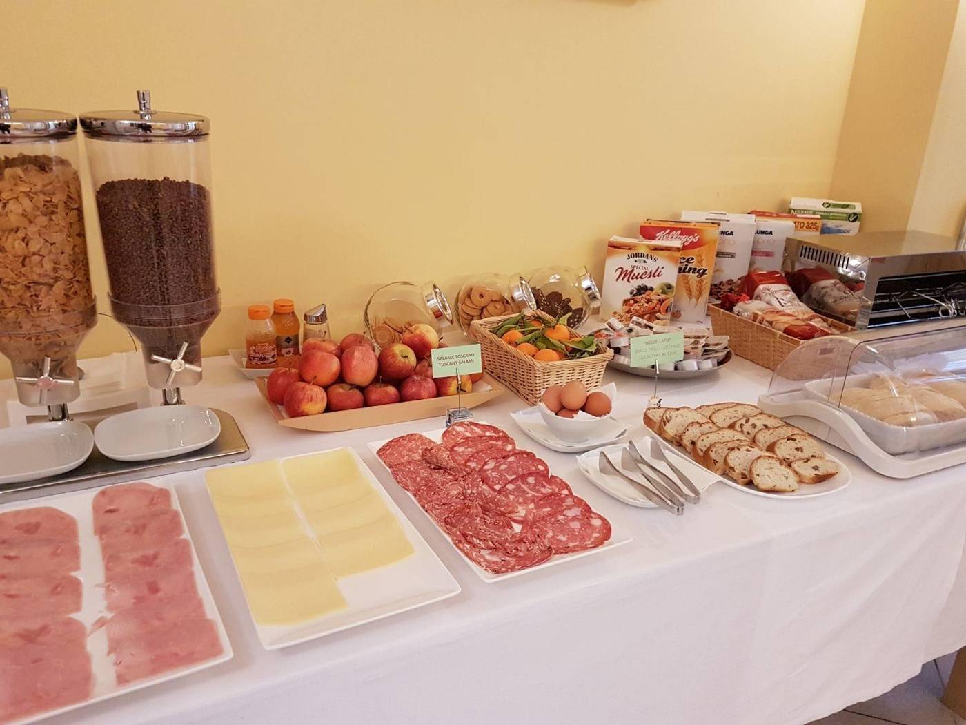 Bed-Breakfast-Ai-Cipressi-Restaurant-24