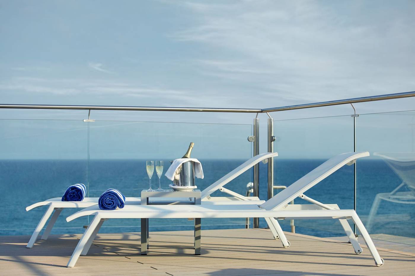 Las-Arenas-Affiliated-by-Melia-Terrace-70