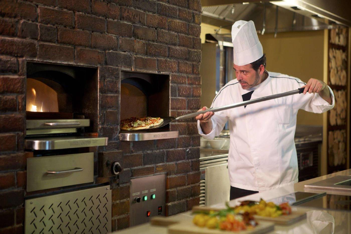 Hilton-Al-Hamra-Beach---Golf-Resort-Restaurant-55