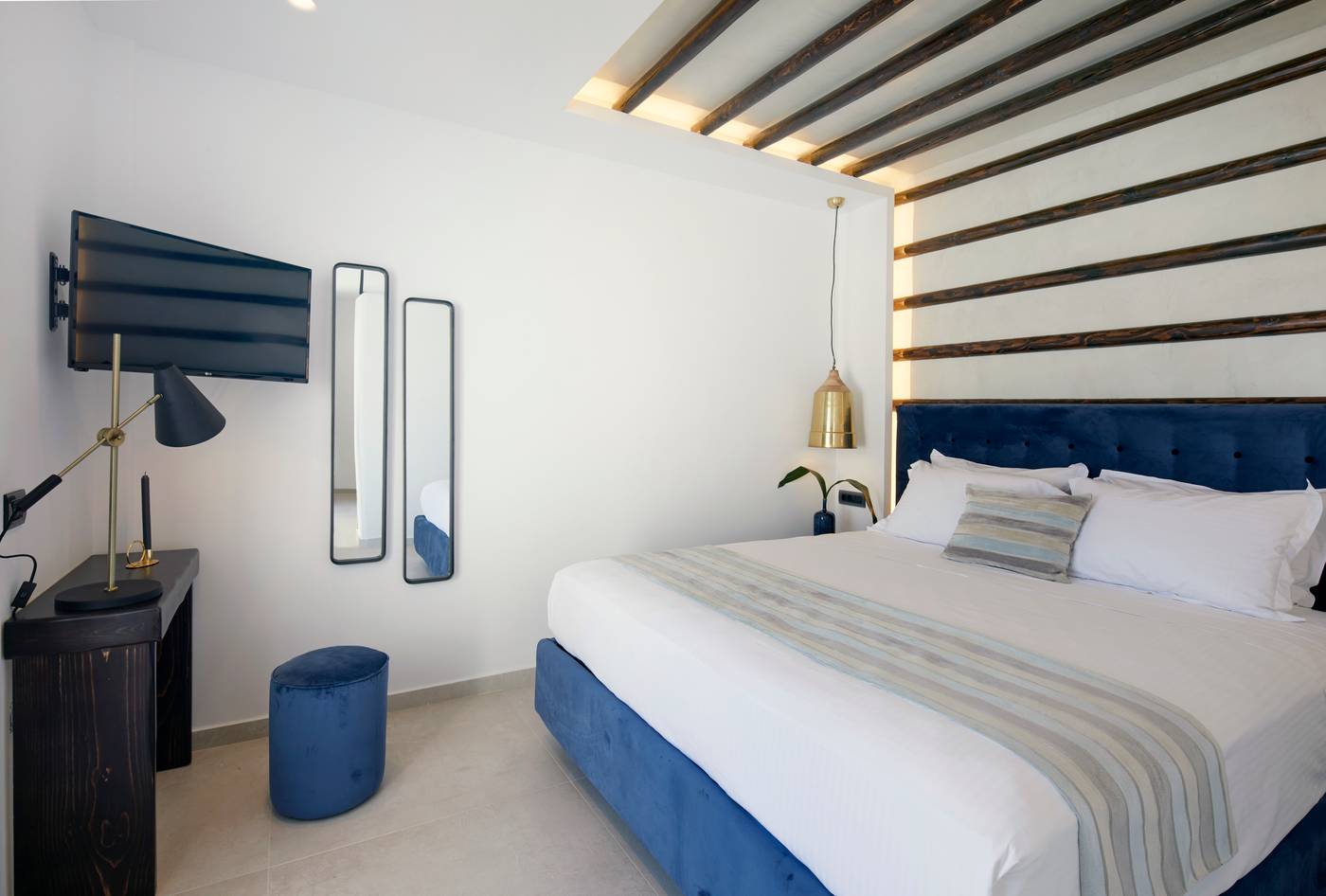 Phos-The-Boutique-Luxury-Hotel---Villas-Room-13