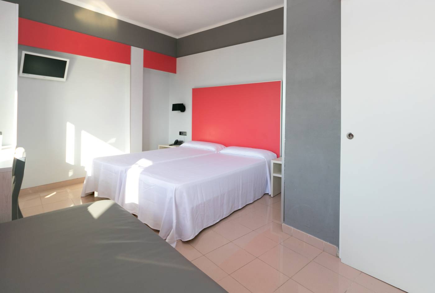 The-Red-Hotel-by-Ibiza-Feeling-Room-14