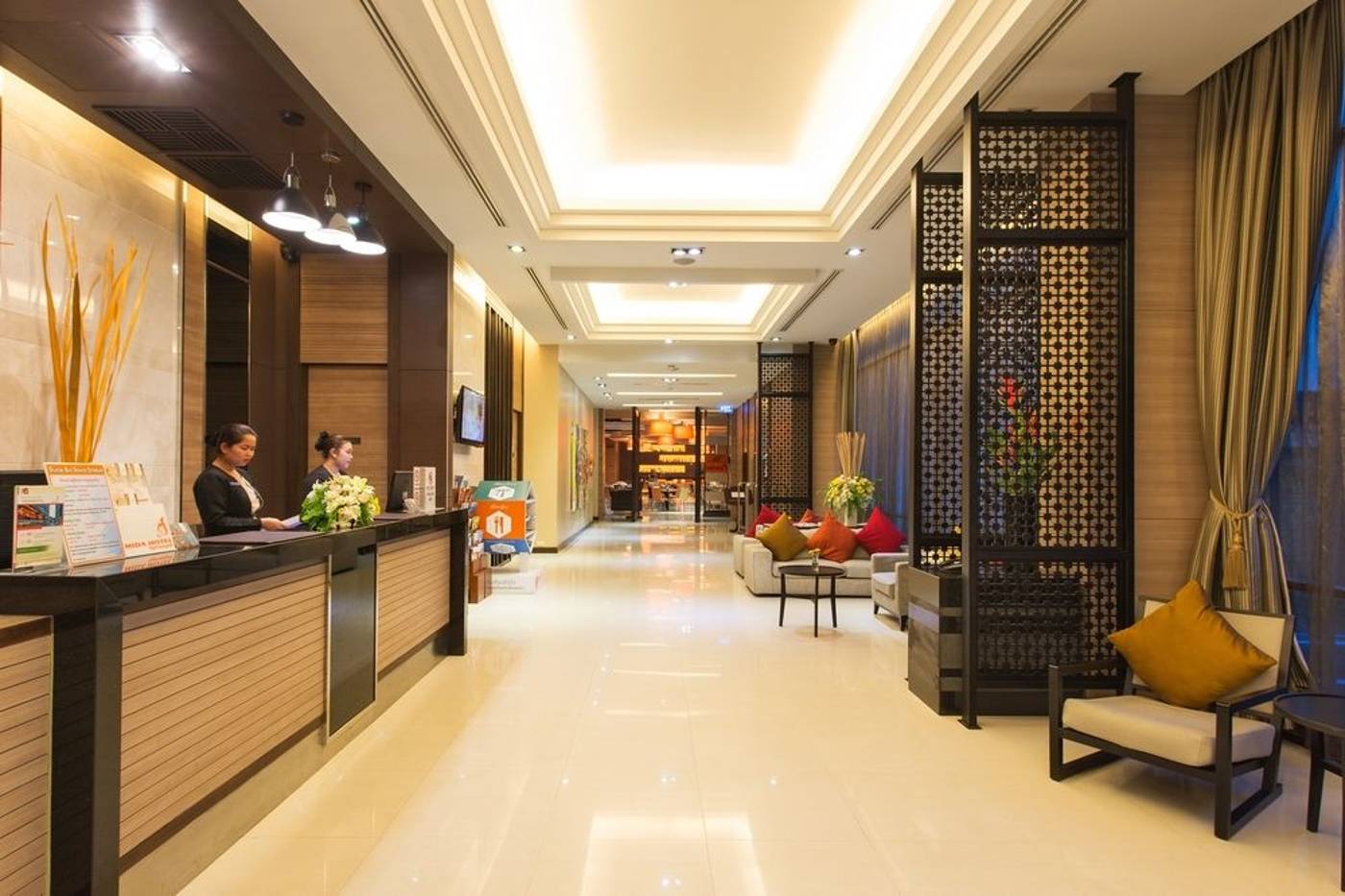 Mida-Hotel-Ngamwongwan-Lobby-3