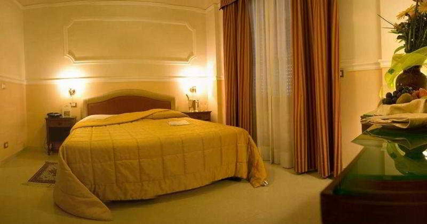 Hotel Granduca-Italy-LIVORNO-Room-9