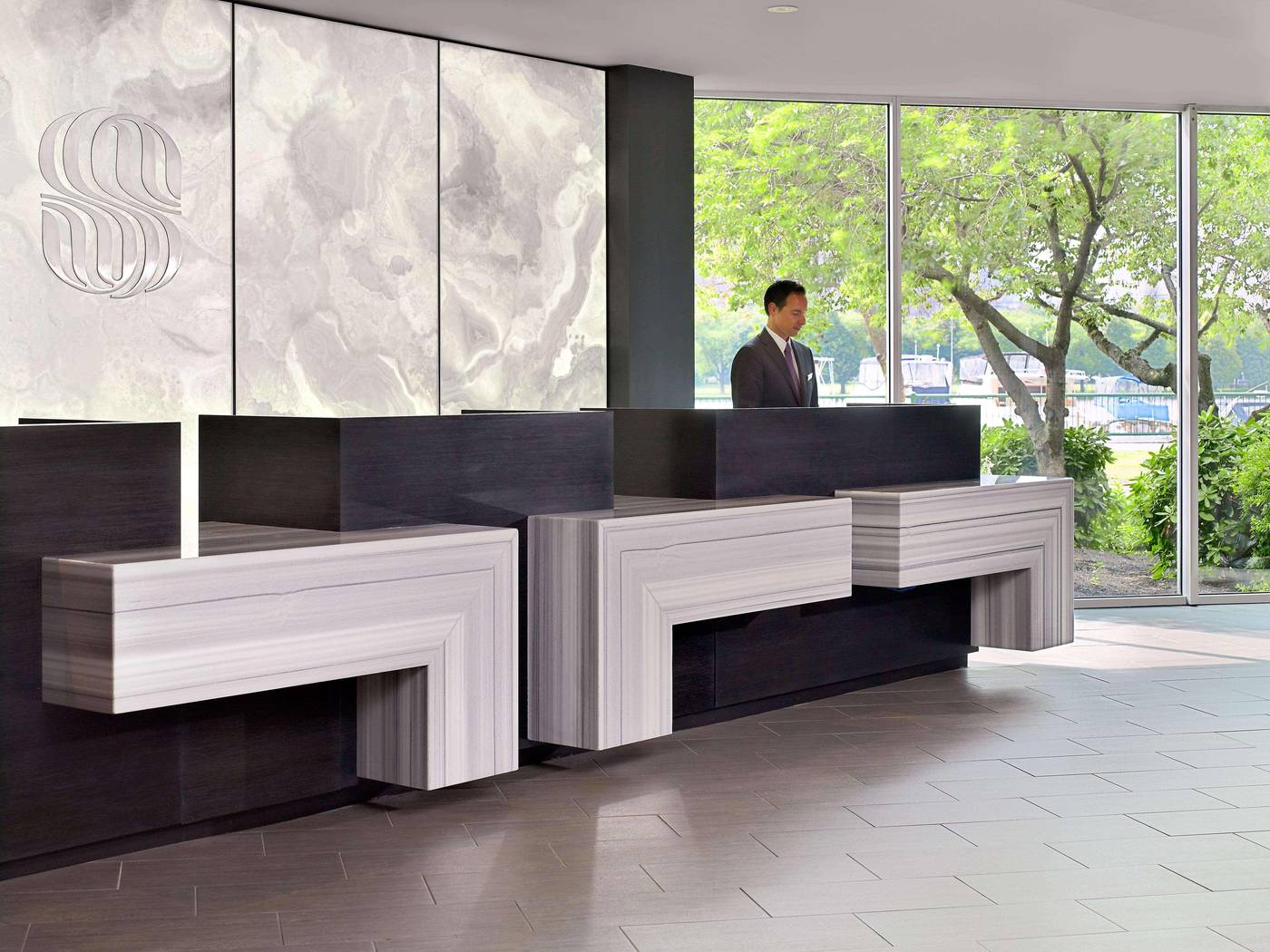 The-Royal-Sonesta-Boston-Lobby-10