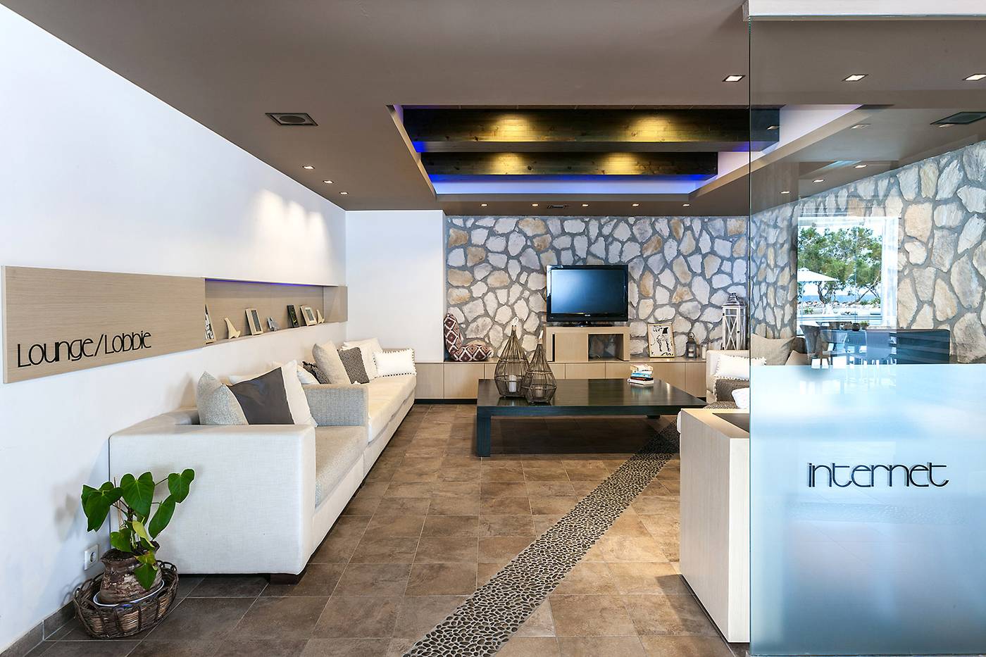 Memories-Beach-Lobby-39