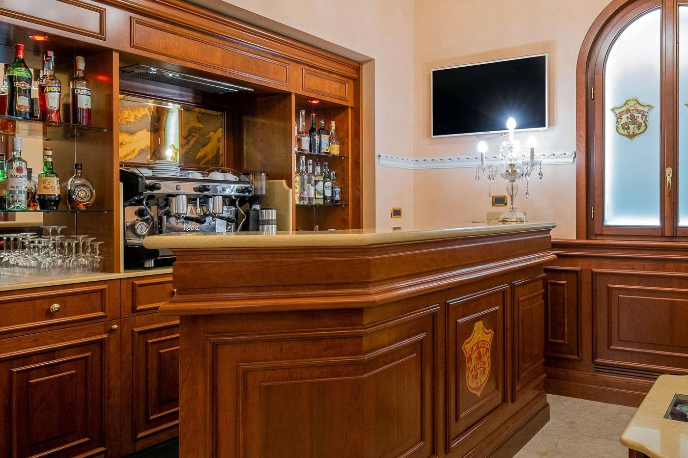 Clarion-Collection-Hotel-Principessa-Isabella-Bar-14