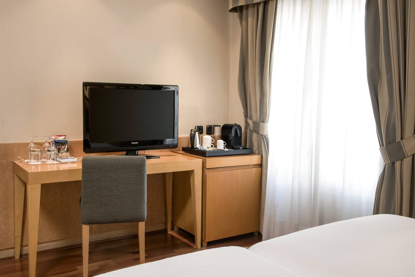 NH-Paseo-de-la-Habana-Room-11