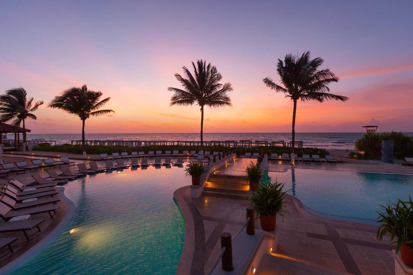 Hilton-Playa-del-Carmen-All-inclusive--The-Royal--Pool-6