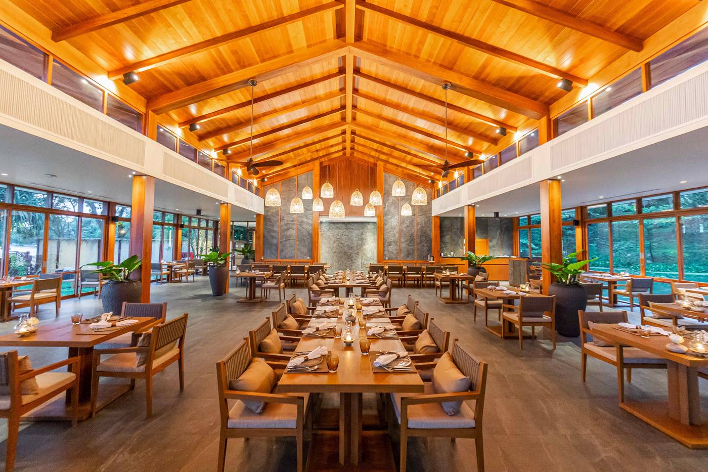 The-Surin-Phuket-Restaurant-41