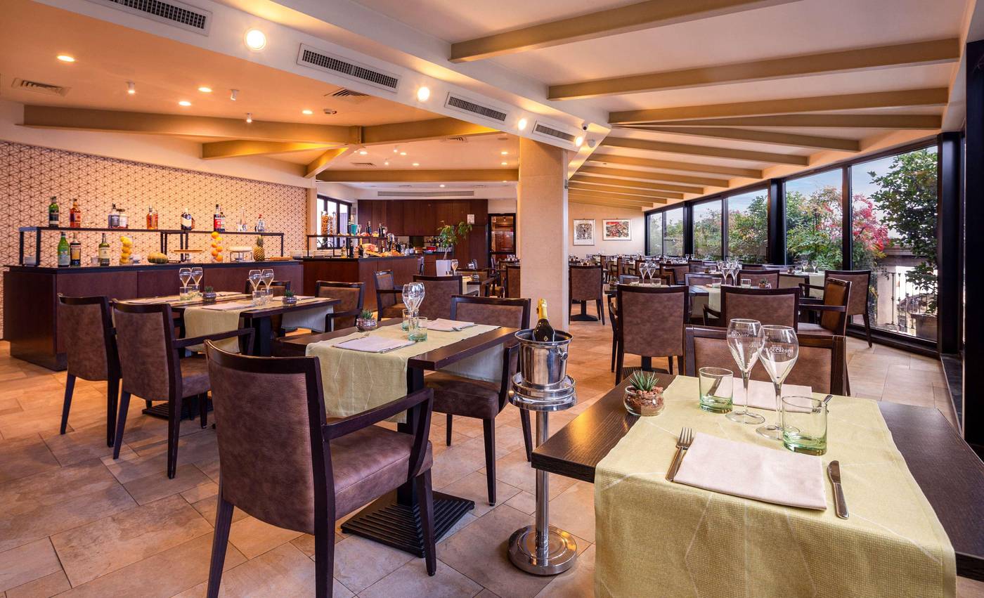 Best-Western-Plus-Hotel-Galles-Restaurant-74