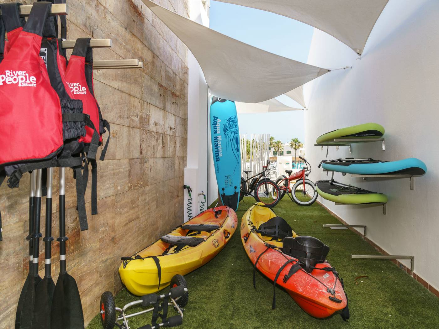 Casas-del-Lago-Hotel---Beach-Club-Sports-and-Entertainment-43