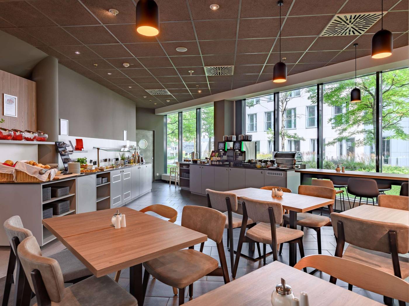 Novotel-Suites-Muenchen-Parkstadt-Schwabing-Restaurant-13