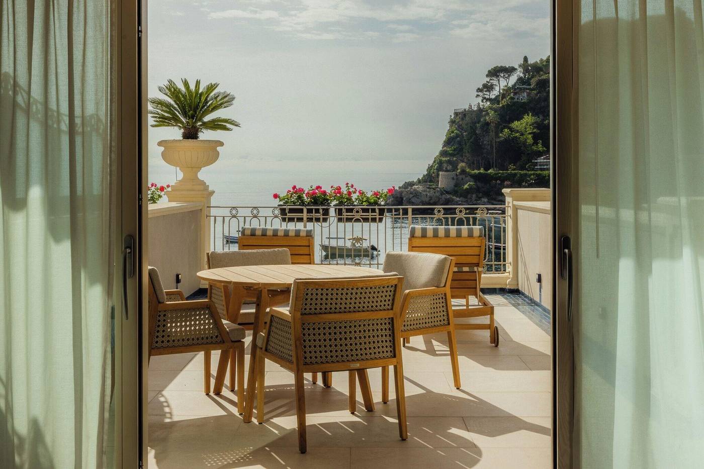 Mazzaro-Sea-Palace-Room-45