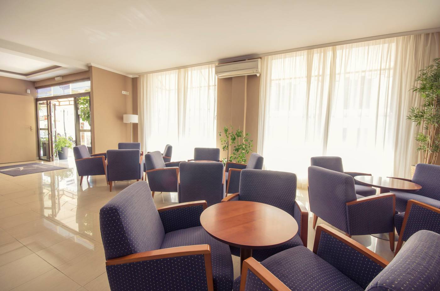 Azuline-Hotel-Mediterraneo-Lobby-23