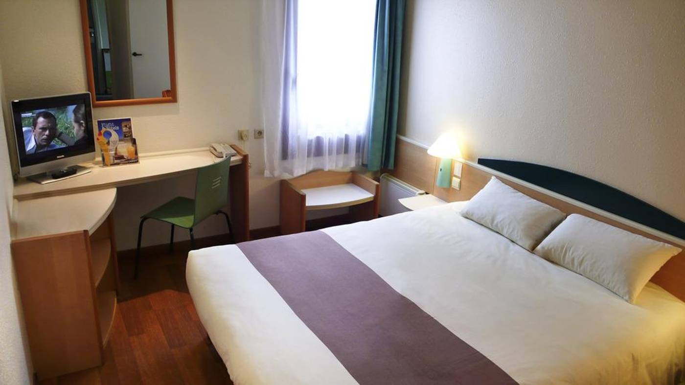 ibis Charleroi Airport Brussels South-Belgium-FLEURUS-General view-2