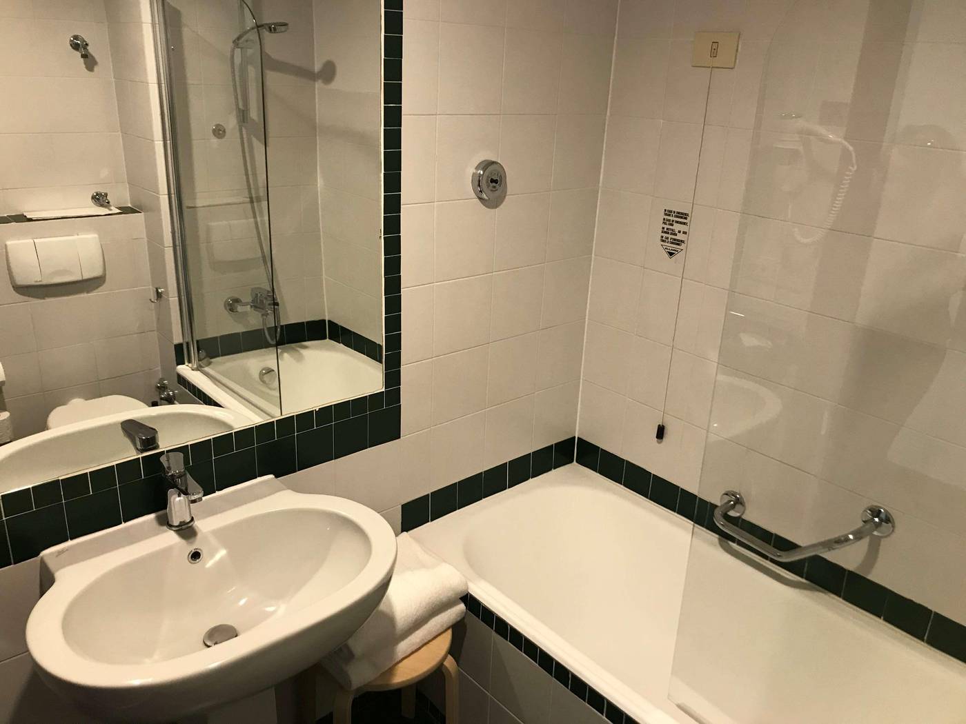 Hotel-Blaise---Francis-Room-43