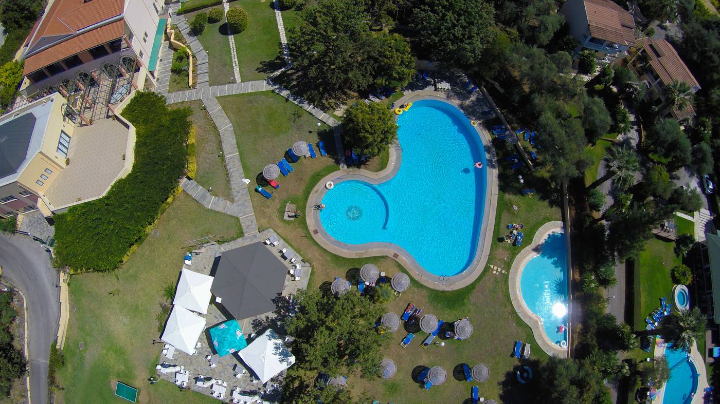 Century-Resort-Apartments-Pool-7