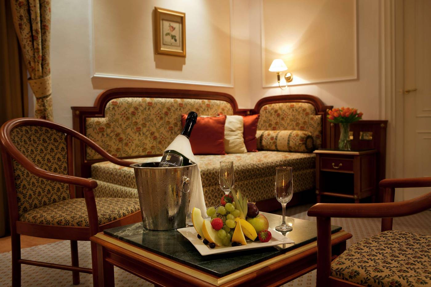 Ambassador-Zlat-----Husa-Room-9