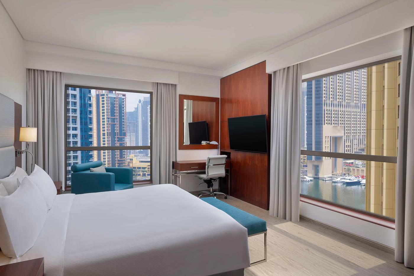 Hilton-Dubai-The-Walk-Room-19