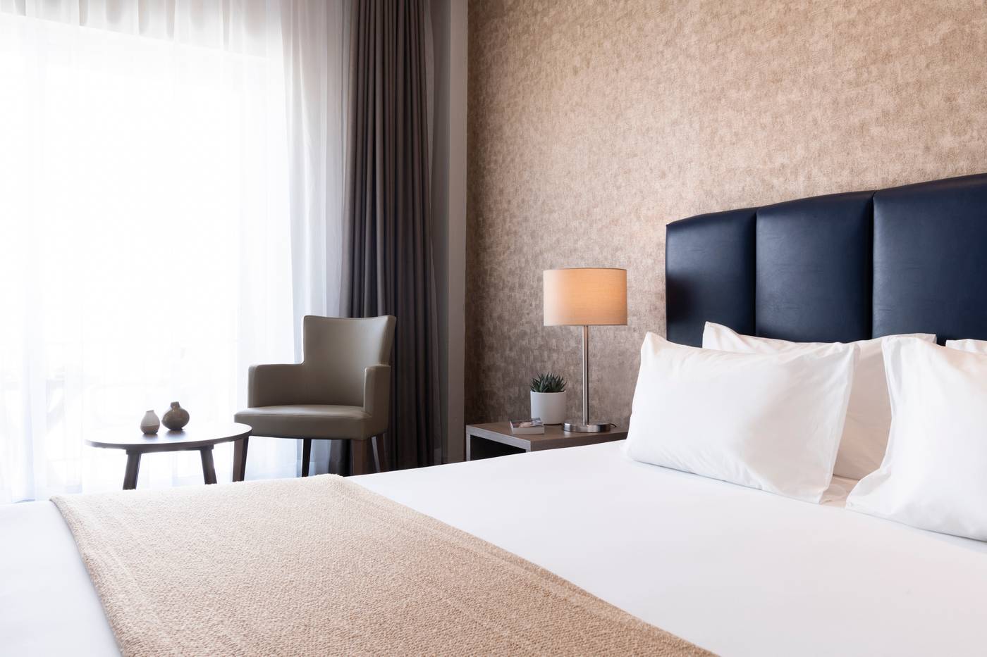 Waterfront-Hotel-Room-5