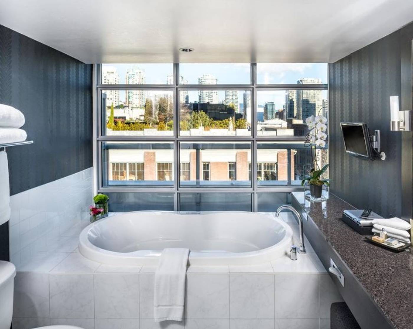 OPUS-Vancouver-Room-16