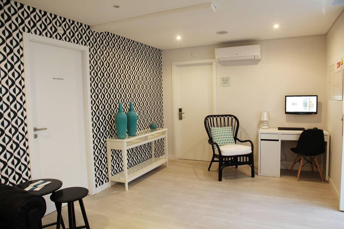 Rio-Art-Hotel-Lobby-8