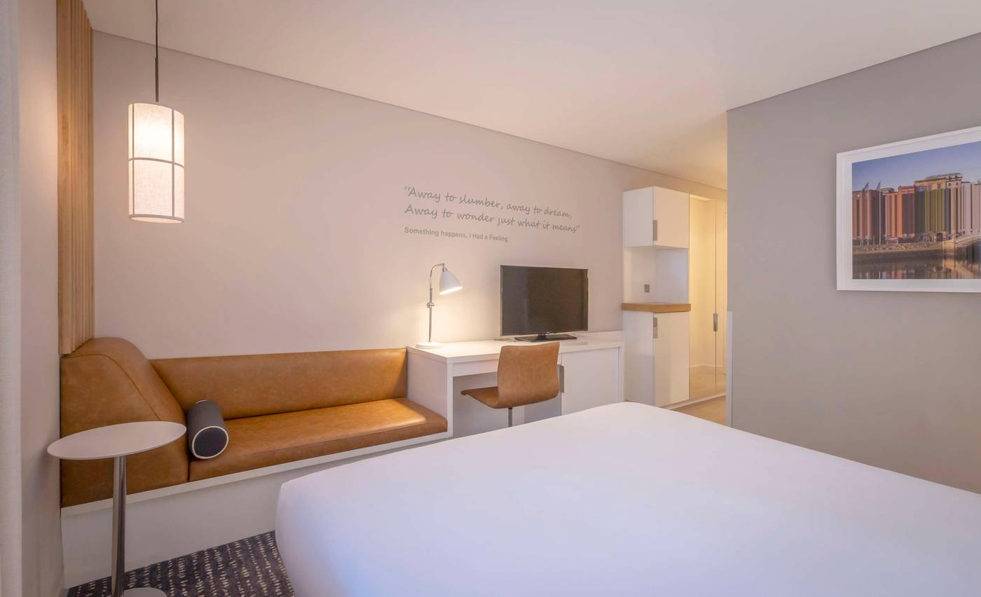 The-Morrison-Dublin--Curio-Collection-by-Hilton-Room-33